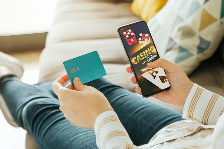 Tim mariatoto yang berkomitmen pada keamanan dan transparansi platform